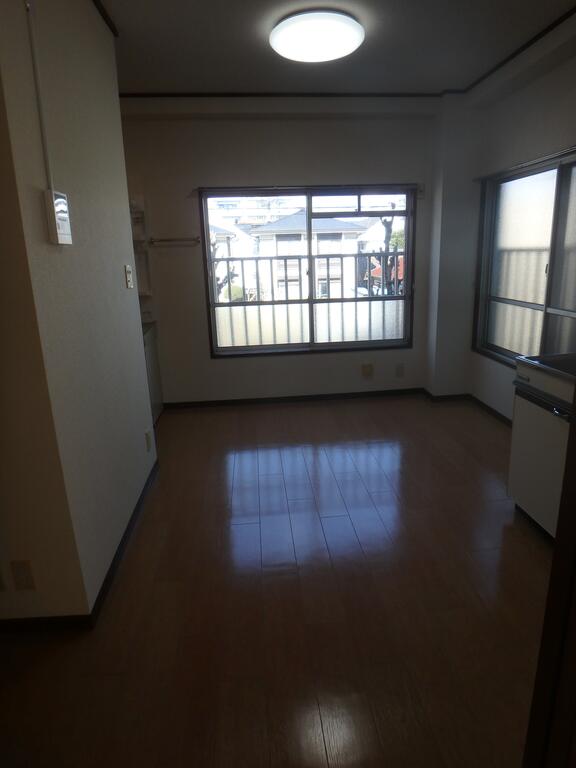 居室・リビング　北東両方から日が差します。