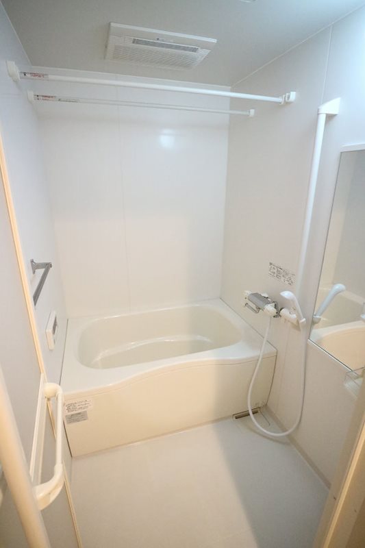 バス・シャワールーム　浴室追焚機能・乾燥機つき