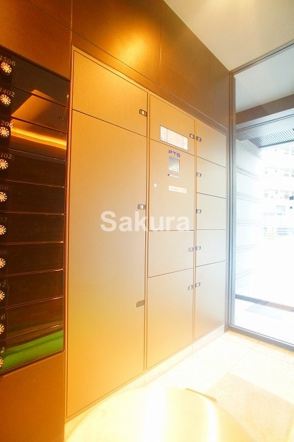 その他共有部分　外出の多い方でも安心の宅配ボックス付き♪