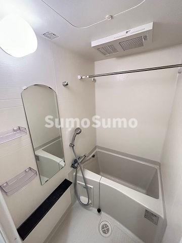 バス・シャワールーム　コンパクトで使いやすいお風呂です