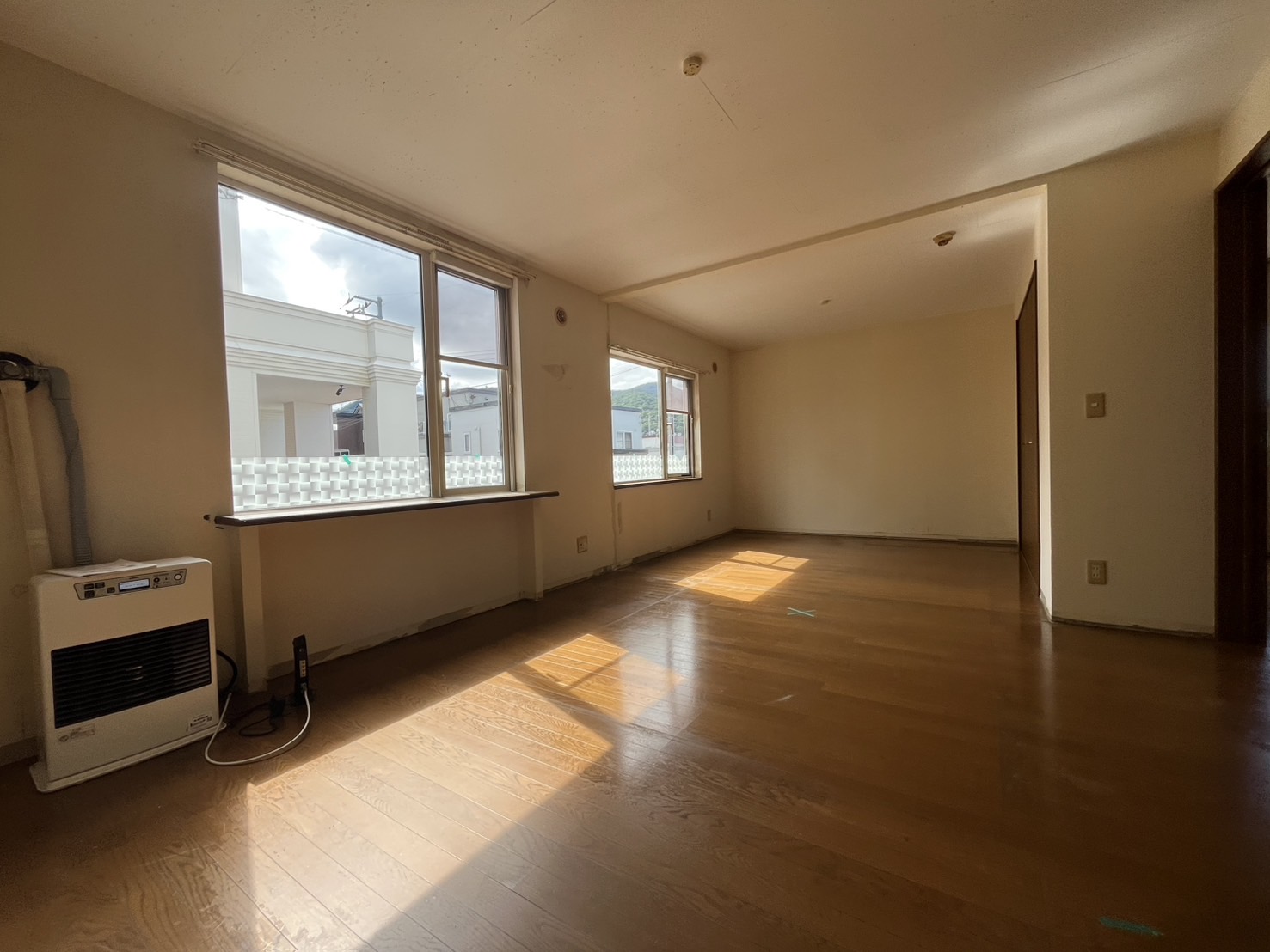 居室・リビング　※同じ間取りの他号室です