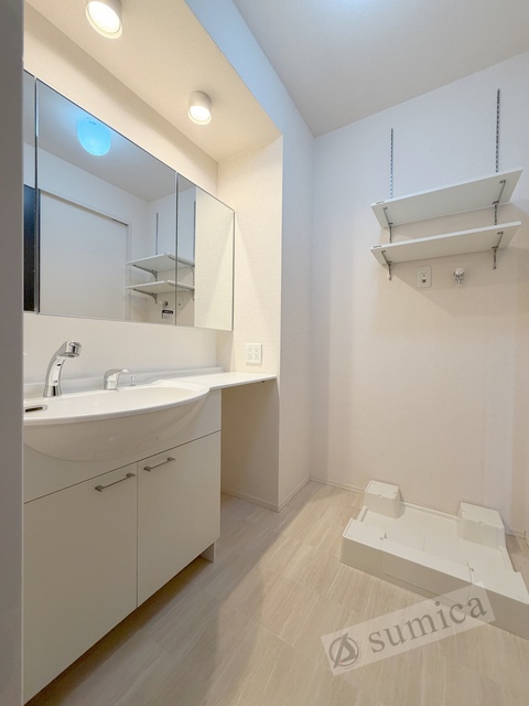 洗面設備　洗面脱衣所付き！独立洗面台が便利です♪♪