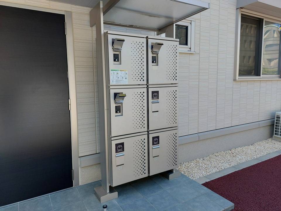 エントランス　宅配ボックス