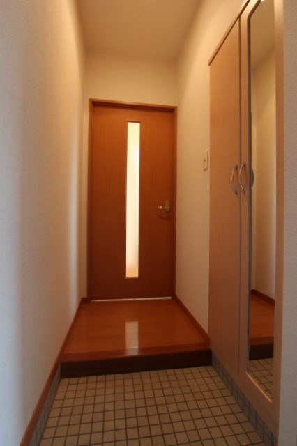 玄関　※別タイプ写真