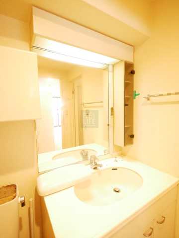 洗面設備　朝日サテライト六本木の洗面所