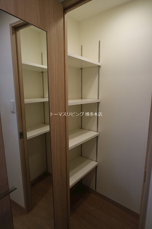 玄関　同物件参考資料