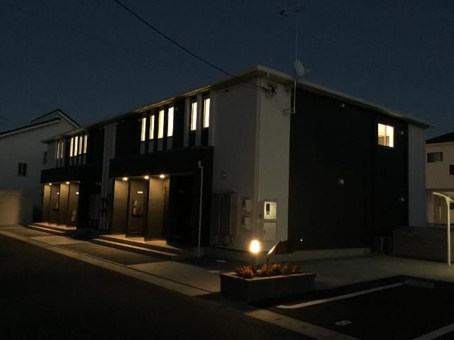 建物外観　外観写真（夜）