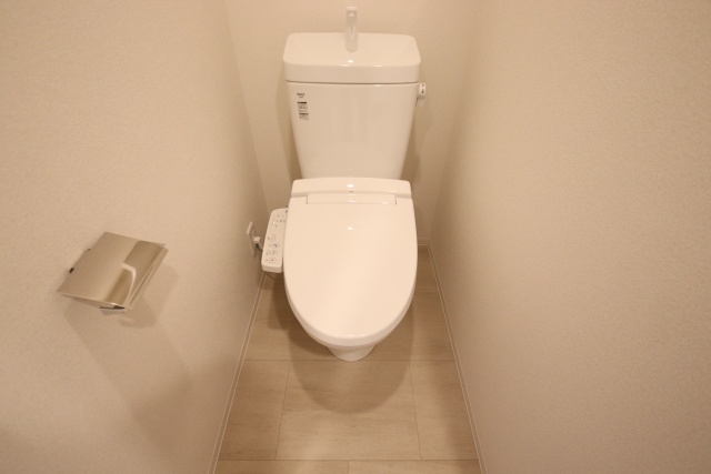 トイレ　※別室の参考写真の為、現況優先です。