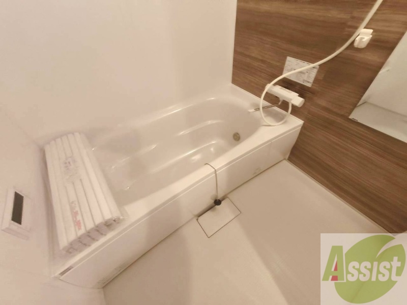 バス・シャワールーム　お風呂になります。一日の疲れを癒してくださいね。