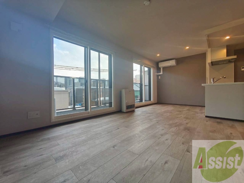 居室・リビング　広くてきれいなリビングです！快適に過ごせそうですね。