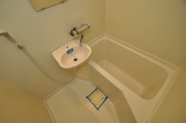 バス・シャワールーム　【浴室】サーモ水栓付