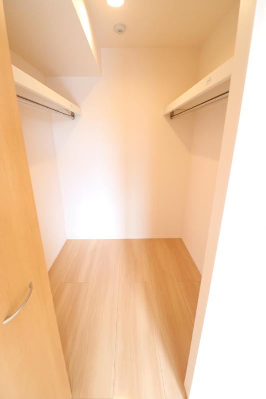 収納　ウォークインクローゼット