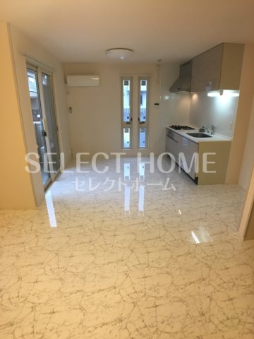 居室・リビング　こちらのリビングで趣味の時間をお楽しみください 同型タイプ