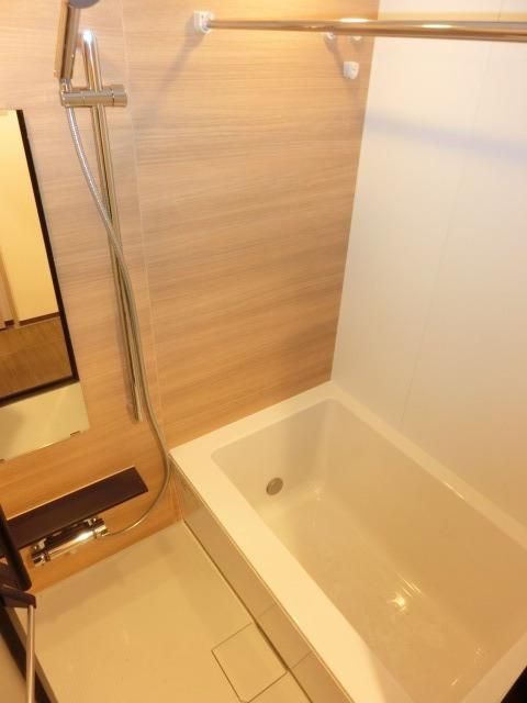 バス・シャワールーム　☆ゆったりとした浴槽☆