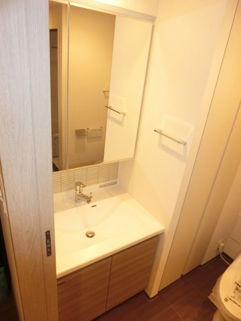 洗面設備　☆明るい洗面台★