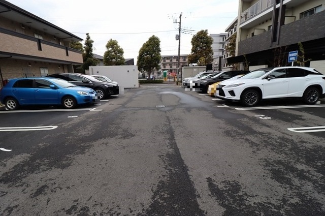 駐車場　駐車場