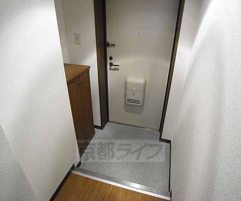 玄関　シューズボックス付です。