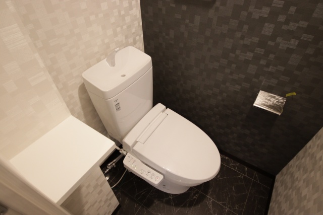 トイレ　※別室の参考写真の為、現況優先です。