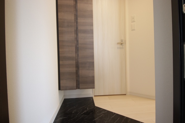 玄関　※別室の参考写真の為、現況優先です。