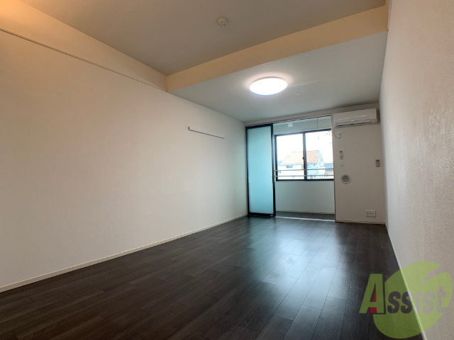 居室・リビング　明るい光が差し込む素敵なお部屋ですね～。