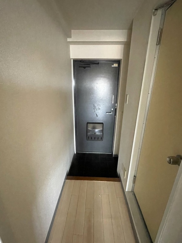 玄関　クリーニング前