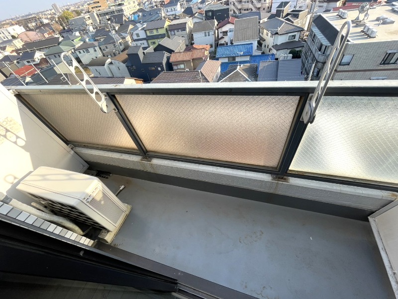 バルコニー　クリーニング前