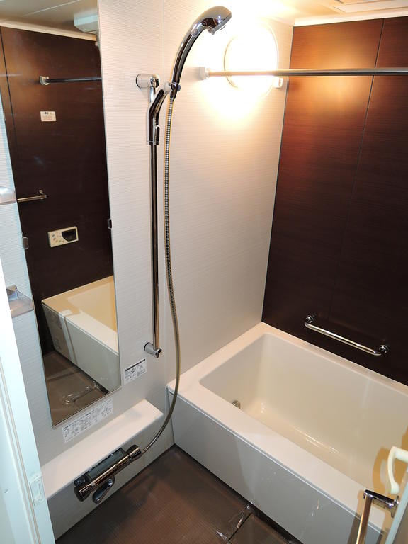 バス・シャワールーム　バスルーム