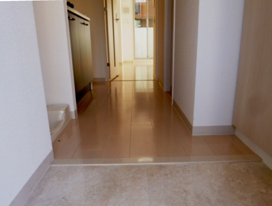玄関　玄関からの廊下です