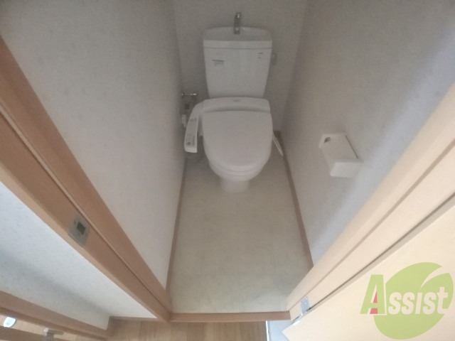 トイレ　トイレはシンプルかつオーソドックスで使いやすそうですね。