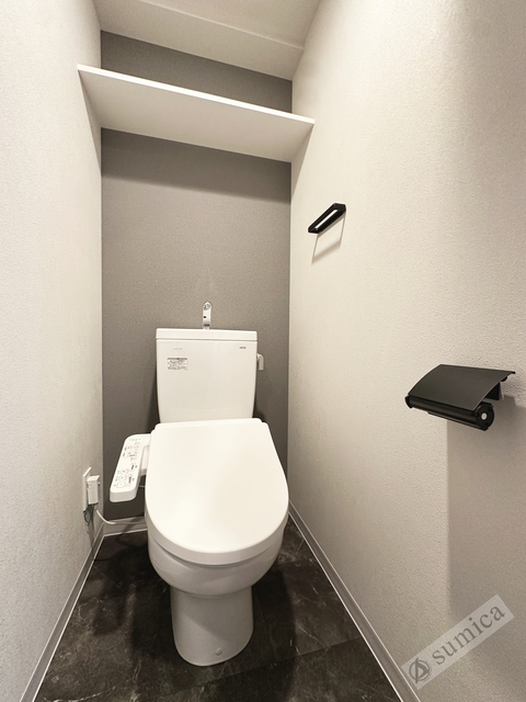 トイレ　温水洗浄便座