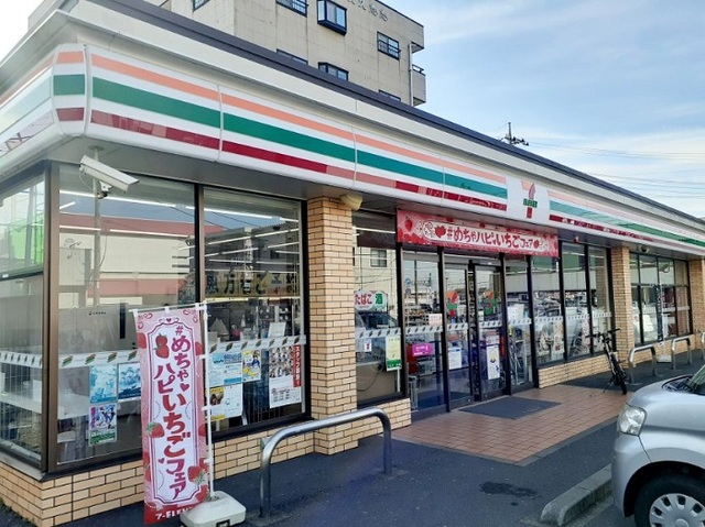 コンビニ　セブンイレブン（コンビニ）まで1350m