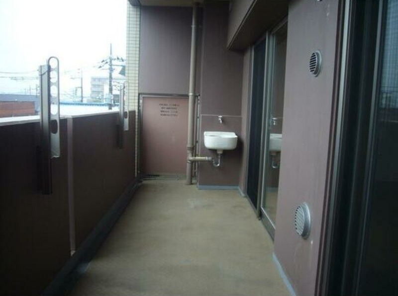 バルコニー　図面と現状に相違がある場合には現状を優先