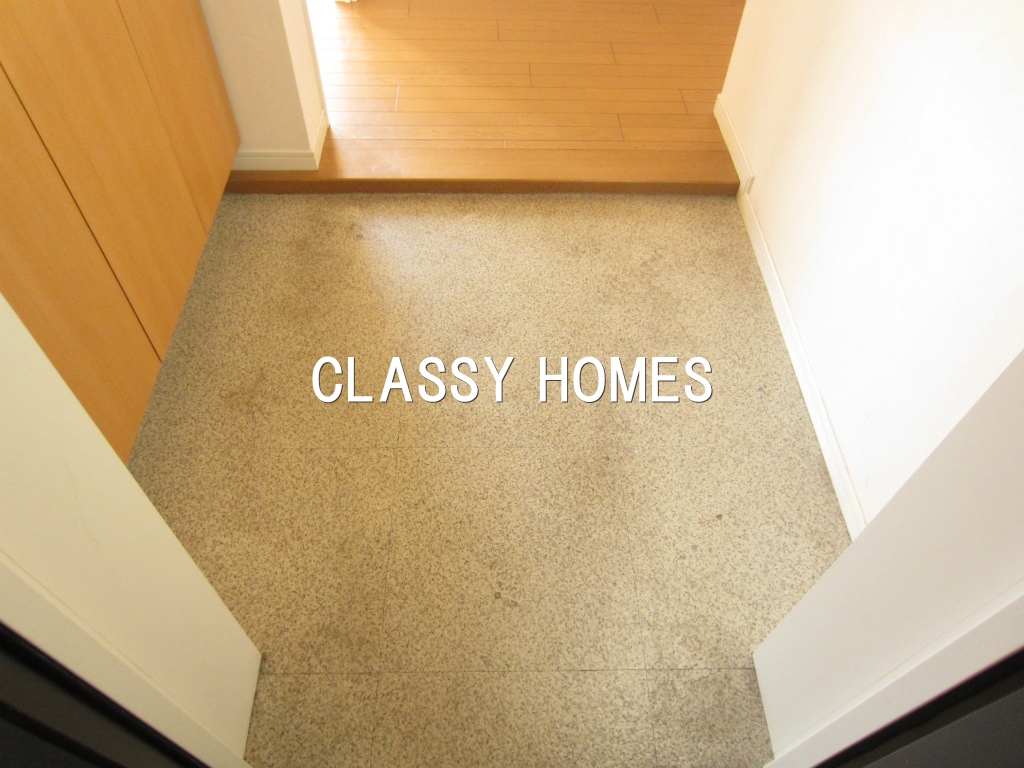 玄関　1998年竣工アイエスハイツ：玄関