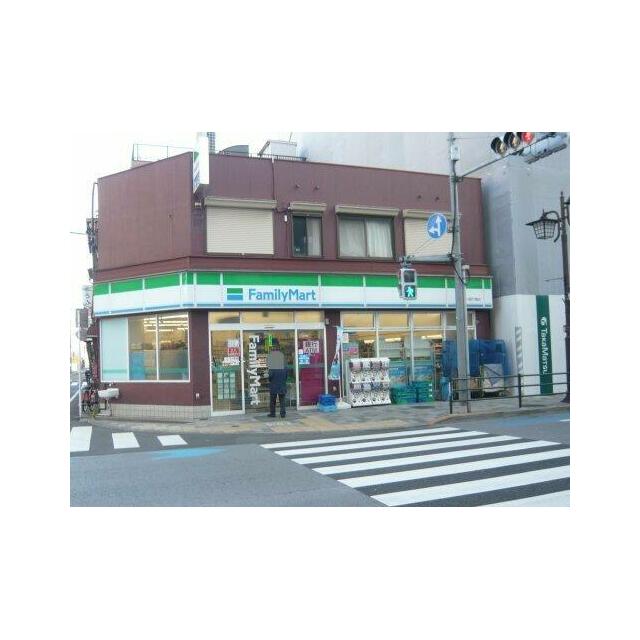 コンビニ　ファミリーマート 荒川尾竹橋店（コンビニ）まで37m