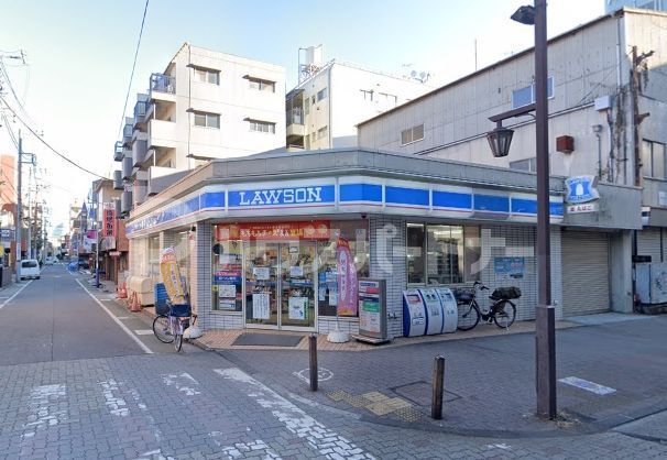 コンビニ　ローソン高島平駅前店（コンビニ）まで240m