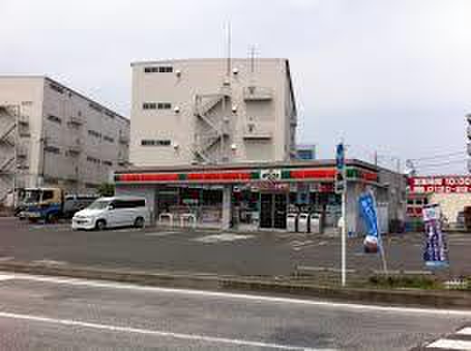 コンビニ　サンクス（コンビニ）まで551m