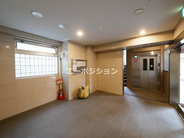 ロビー　Rainbow Court P-III