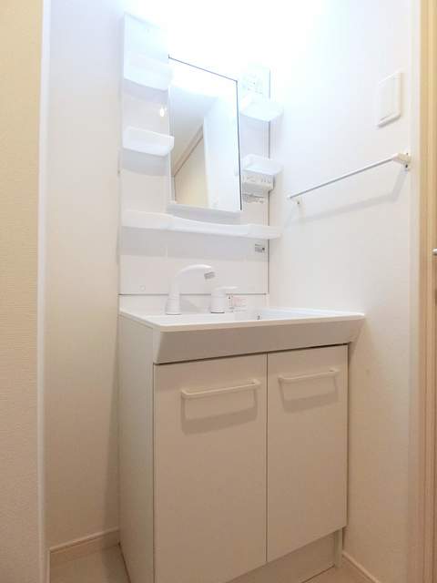 洗面設備　スペースが確保できる洗面所です