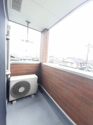 バルコニー　お洗濯にも便利なバルコニー付き