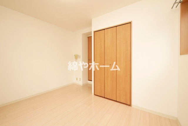 居室・リビング　個人の部屋や寝室として使える洋室です