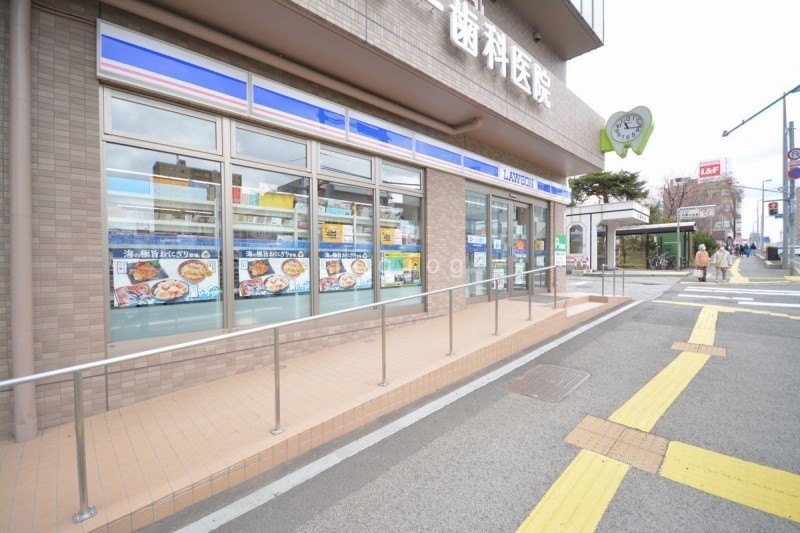 コンビニ　ローソン札幌月寒中央通店（コンビニ）まで161m
