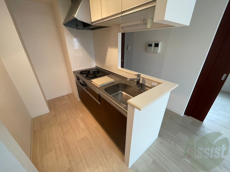 キッチン　３口システムキッチンですのですぐにお料理に使えます！