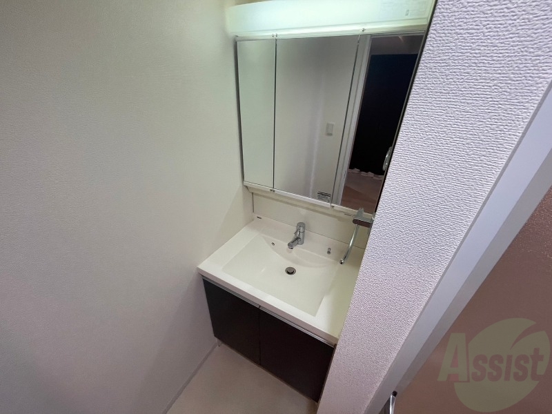 洗面設備　こちらに洗面台があります。朝の洗顔はこちらで。