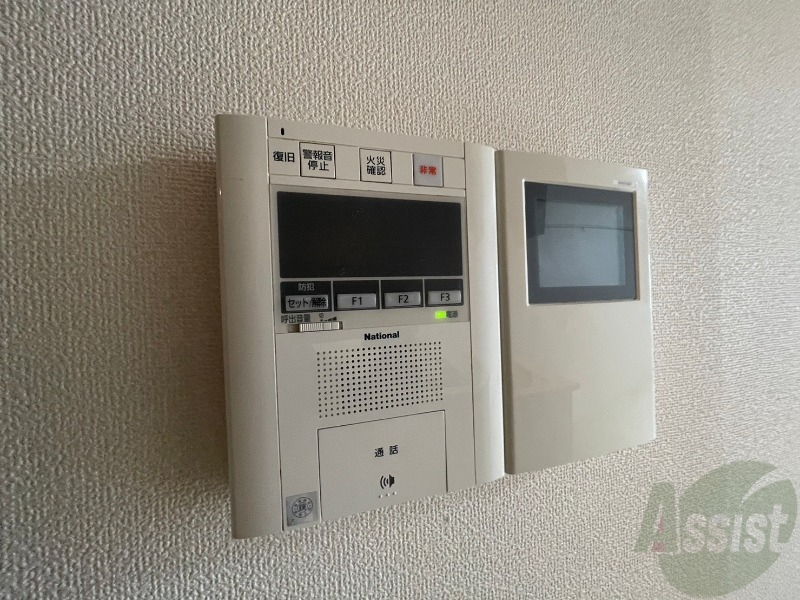 セキュリティ　ＴＶモニター付インターホンです。来客者の顔が見えるので安心！