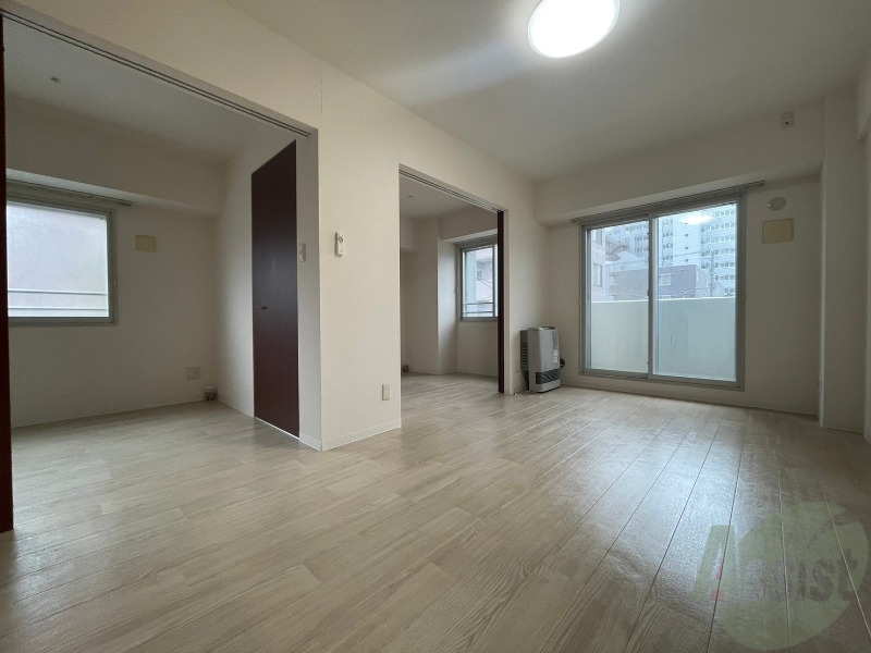 居室・リビング　広くてきれいなリビングです！快適に過ごせそうですね。