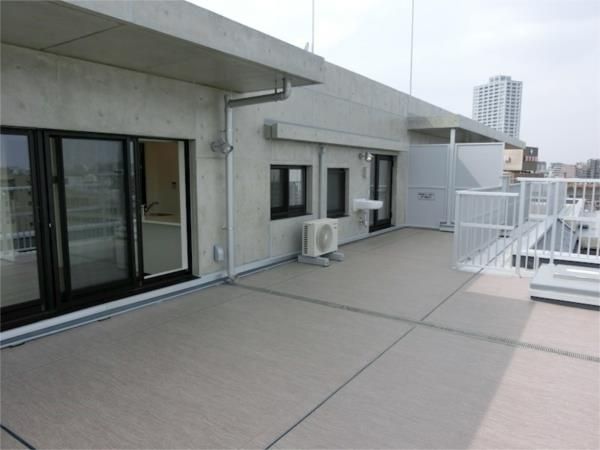 バルコニー　お洗濯にも便利なバルコニー付き