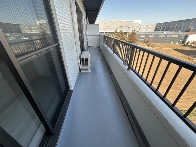 バルコニー　他部屋参考。