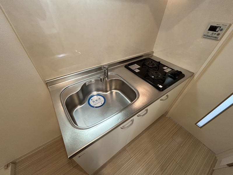 キッチン　※写真は別室（反転）