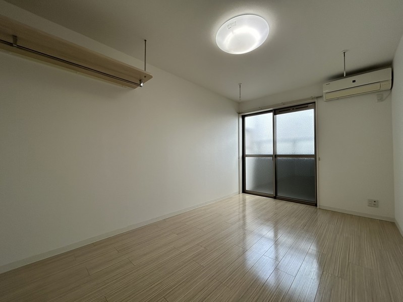 庭　※写真は別室（反転）