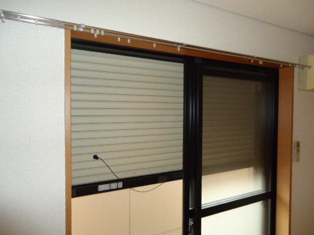 バルコニー　窓シャッター